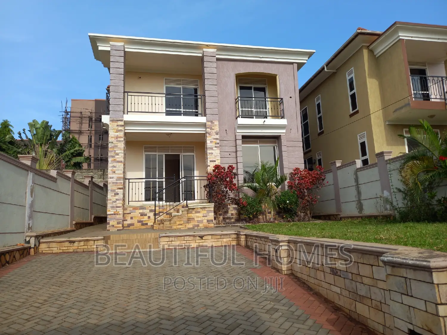 Furnished 4bdrm Duplex in Kira First Class for sale in Kira