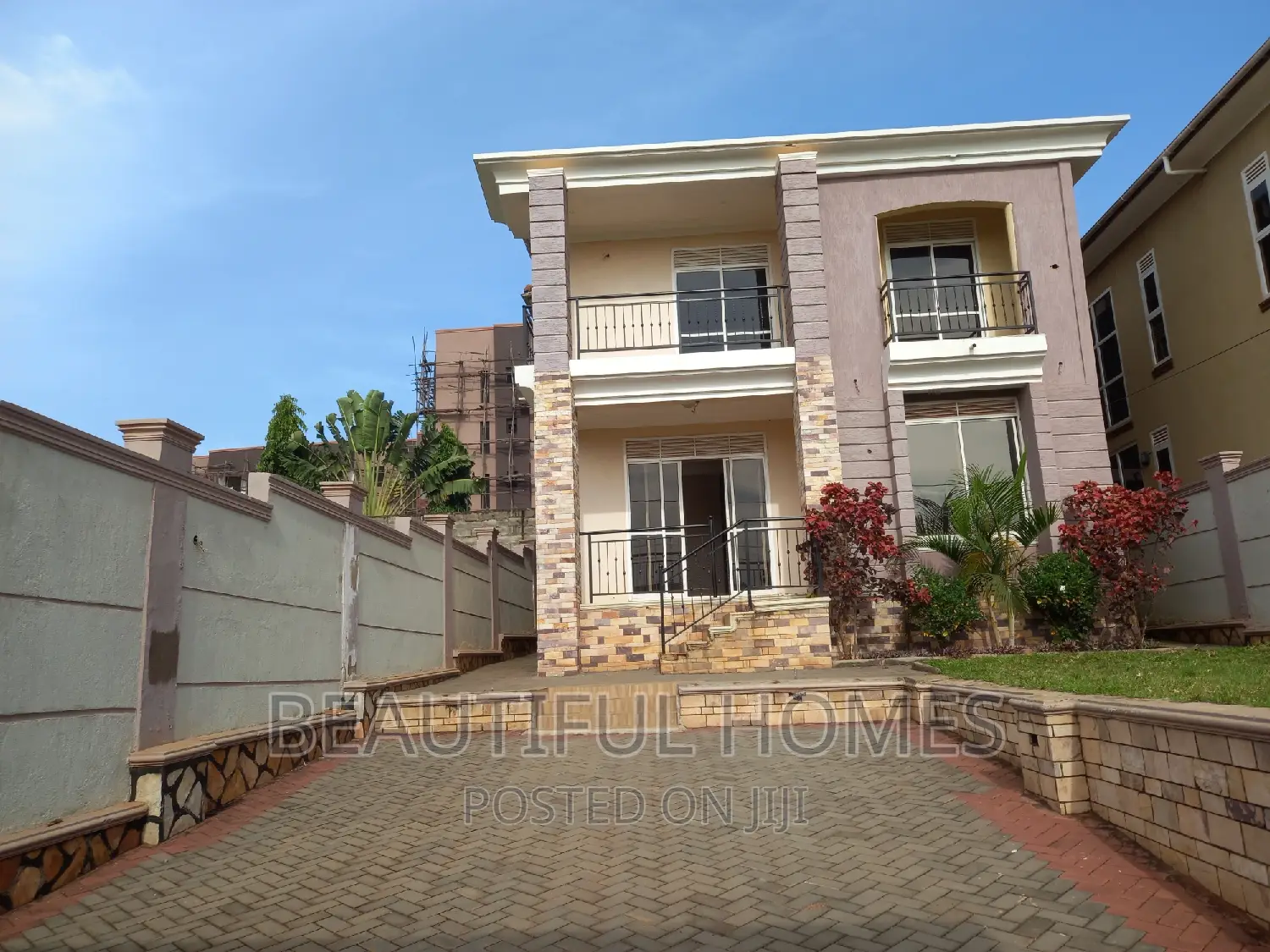 Furnished 4bdrm Duplex in Kira First Class for sale in Kira