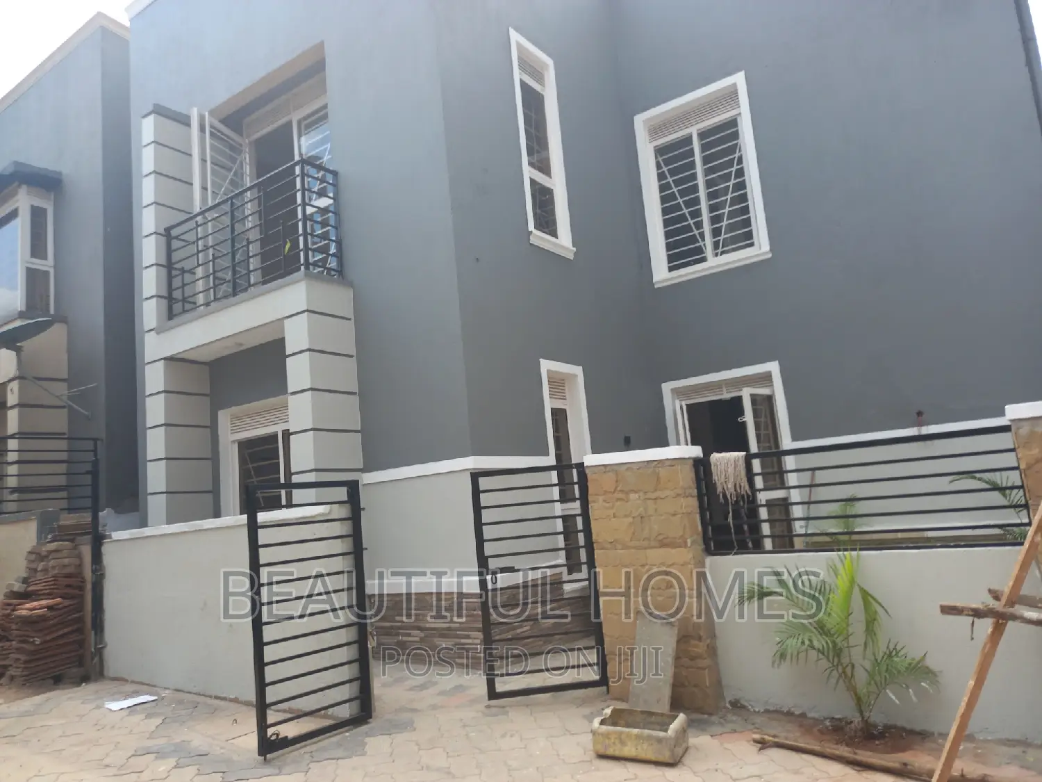 Furnished 4bdrm Duplex in Kira for sale in Kira