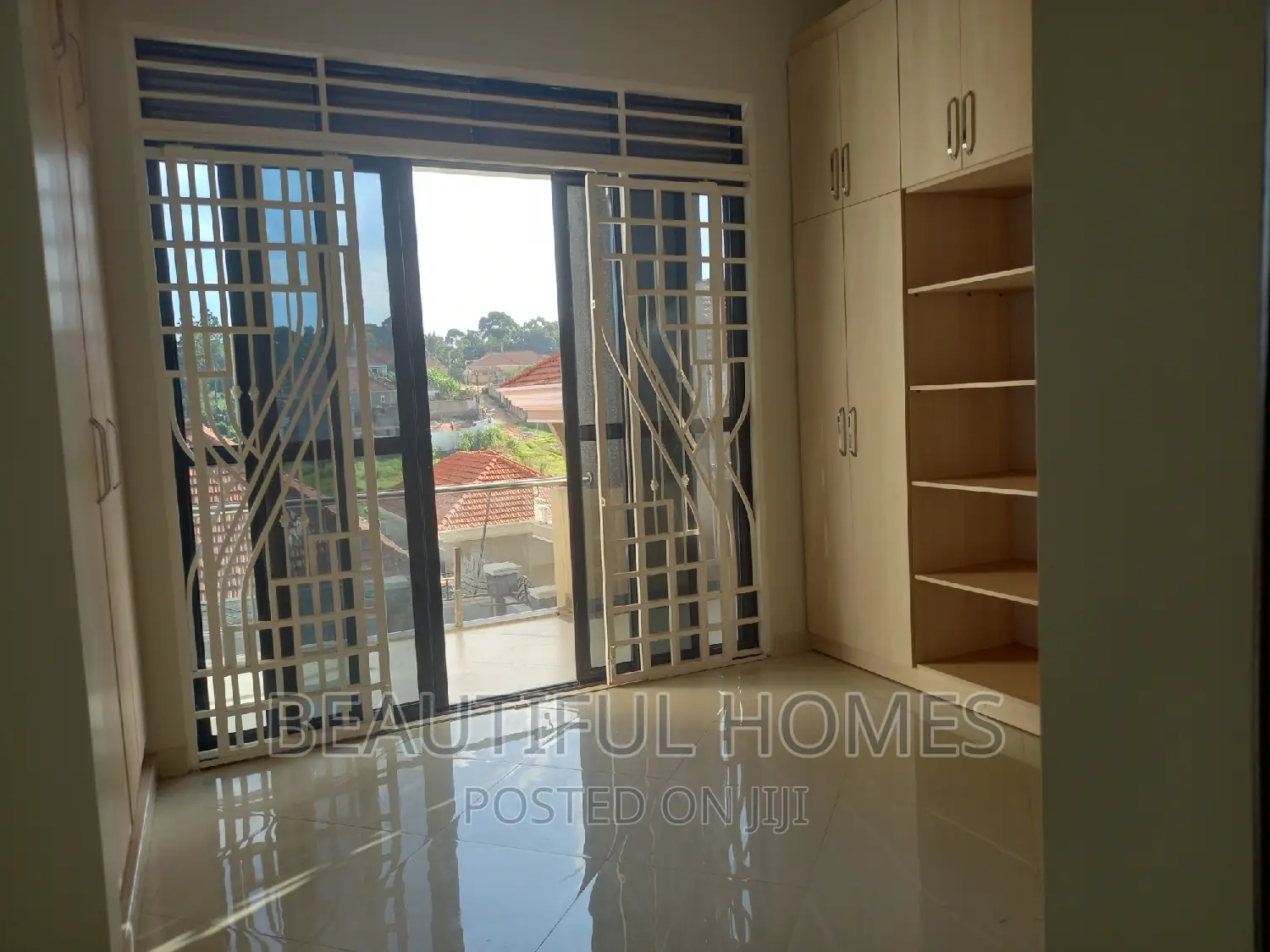 Furnished 6bdrm Mansion in Kira Classy, Central Division for sale in Central Division
