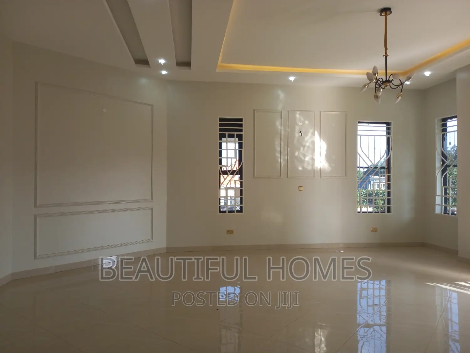 Furnished 6bdrm Mansion in Kira Classy, Central Division for sale in Central Division