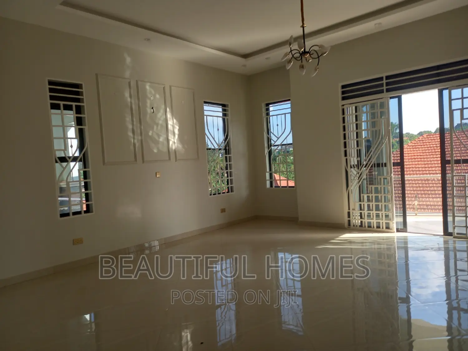 Furnished 6bdrm Mansion in Kira Classy, Central Division for sale in Central Division