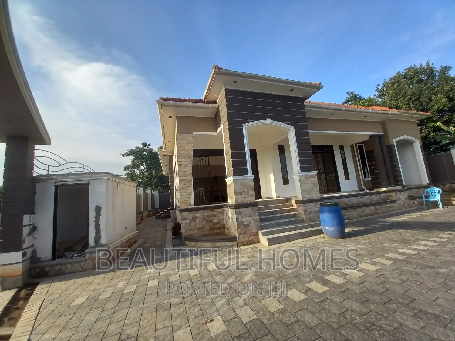 Furnished 5bdrm Bungalow in Kira for sale in Kira