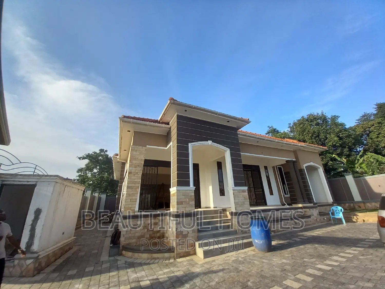 Furnished 5bdrm Bungalow in Kira for sale in Kira
