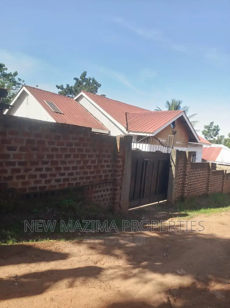 3bdrm House in Kyengera Kaziga, Division A for sale in Division A
