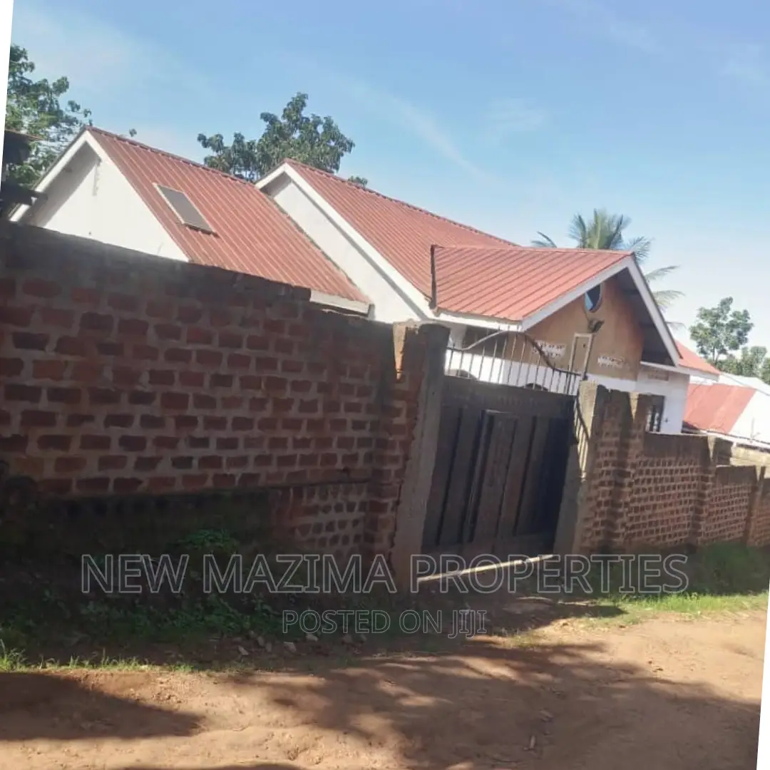 3bdrm House in Kyengera Kaziga, Division A for sale in Division A