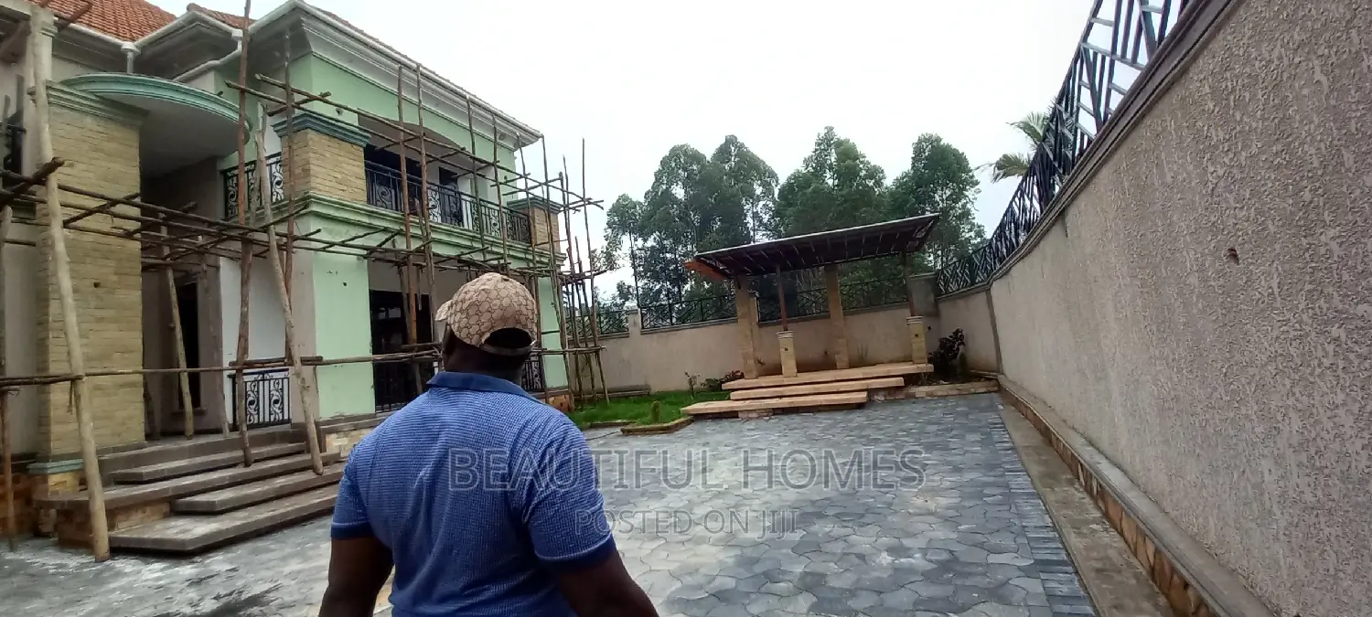 Furnished 6bdrm House in Kyanja, Central Division for sale in Central Division