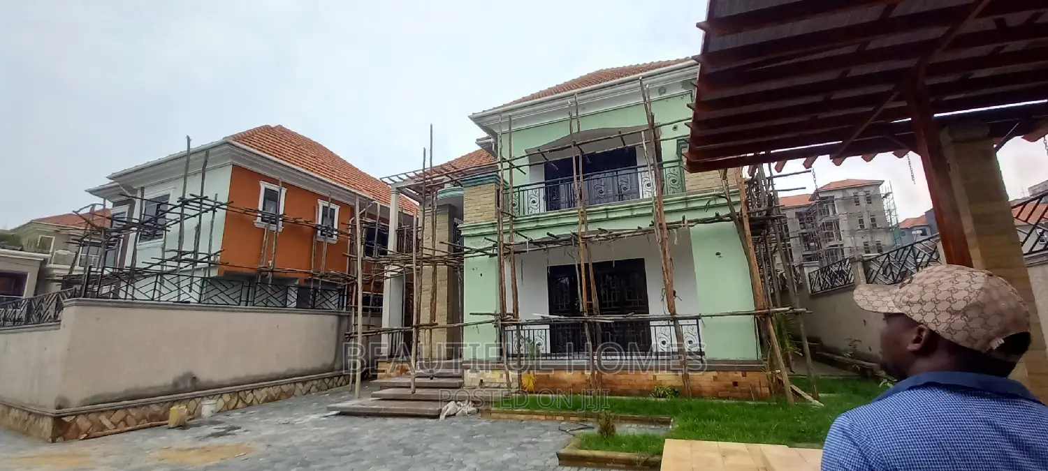 Furnished 6bdrm Mansion in Kyanja Expatriate, Central Division in Central Division
