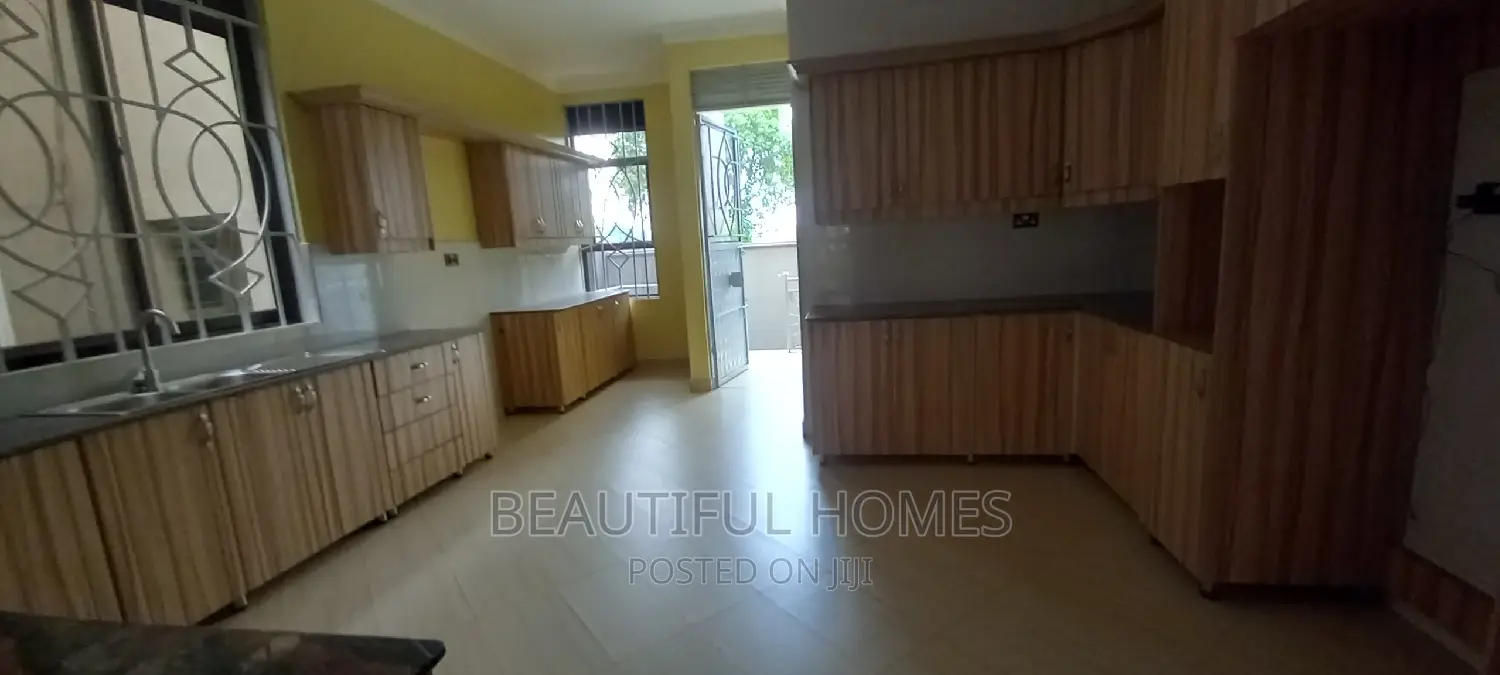 Furnished 7bdrm House in Kyanja, Central Division for sale in Central Division