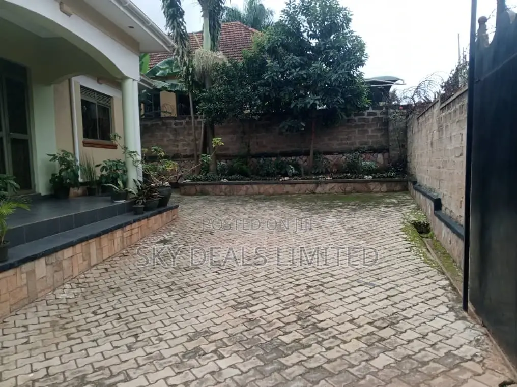 3bdrm Bungalow in Kisaasi, Nakawa for rent in Nakawa