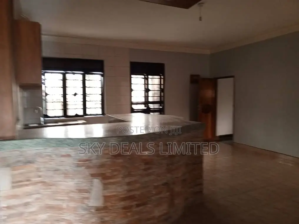 4bdrm Bungalow in Kyanja, Nakawa for sale in Nakawa