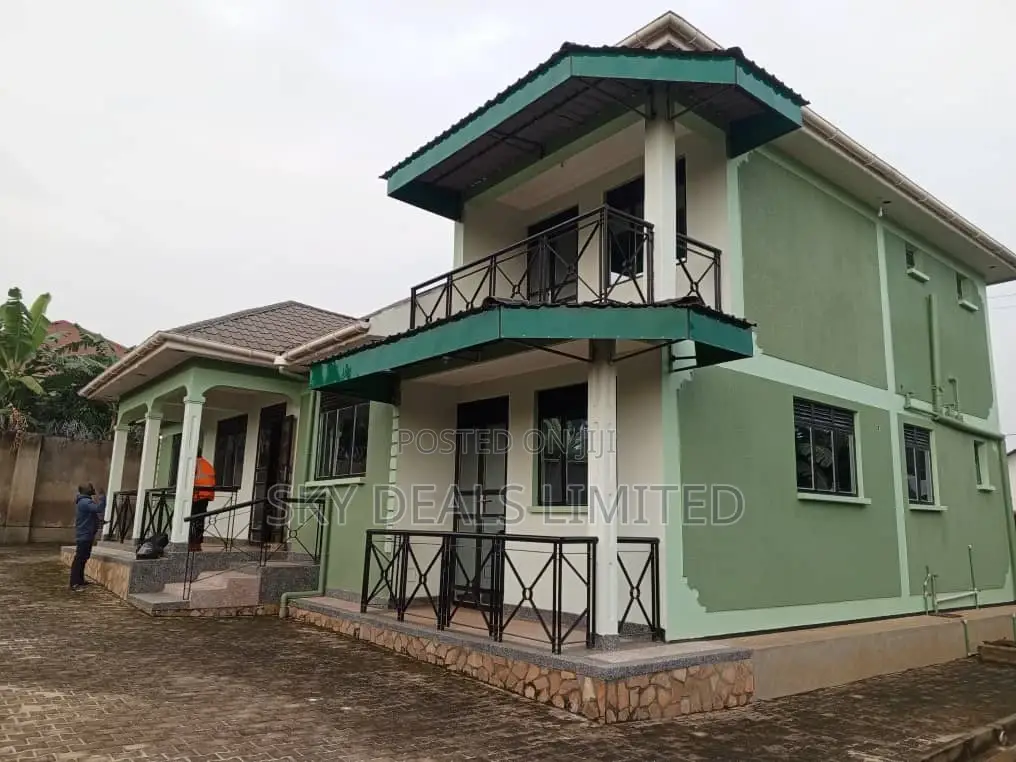 4bdrm Bungalow in Kyanja, Nakawa for sale in Nakawa