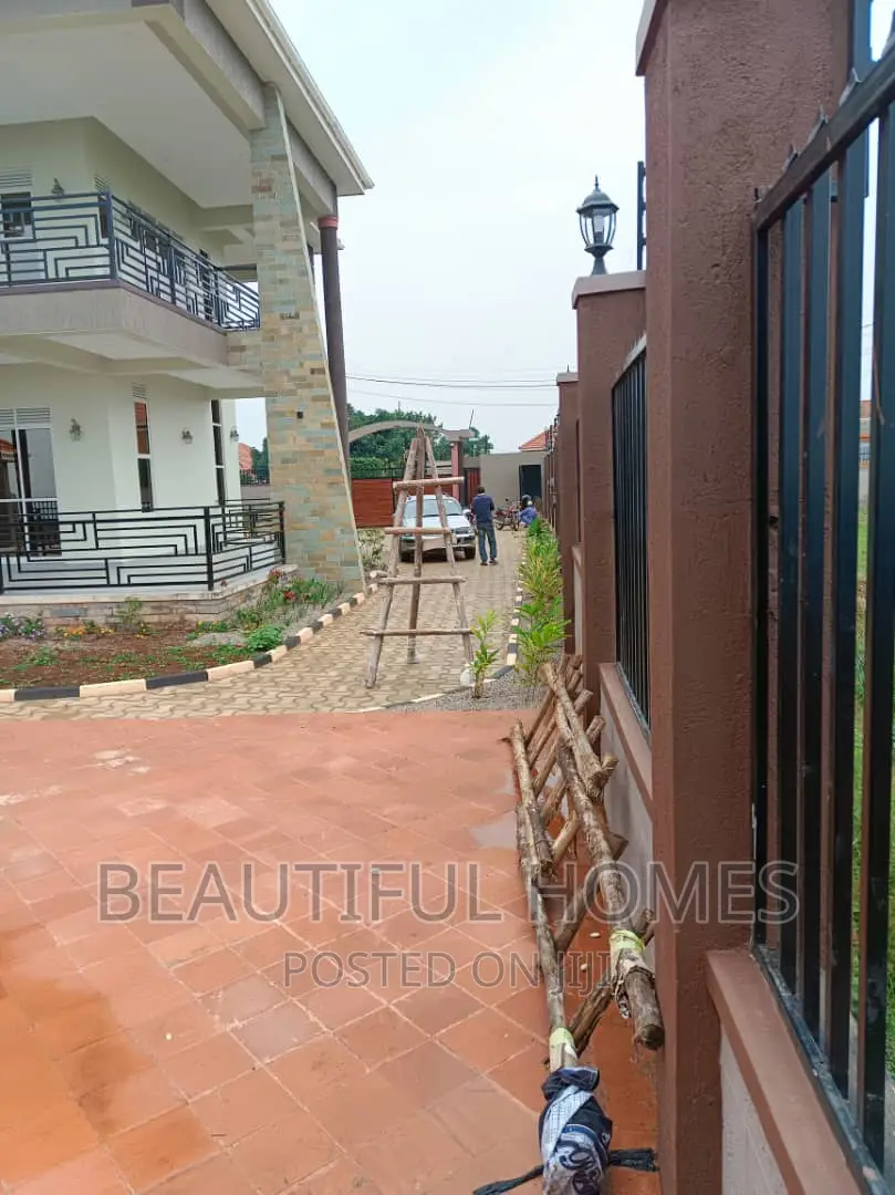 Furnished 6bdrm Mansion in Bwebajja Akright, Central Division for sale in Central Division