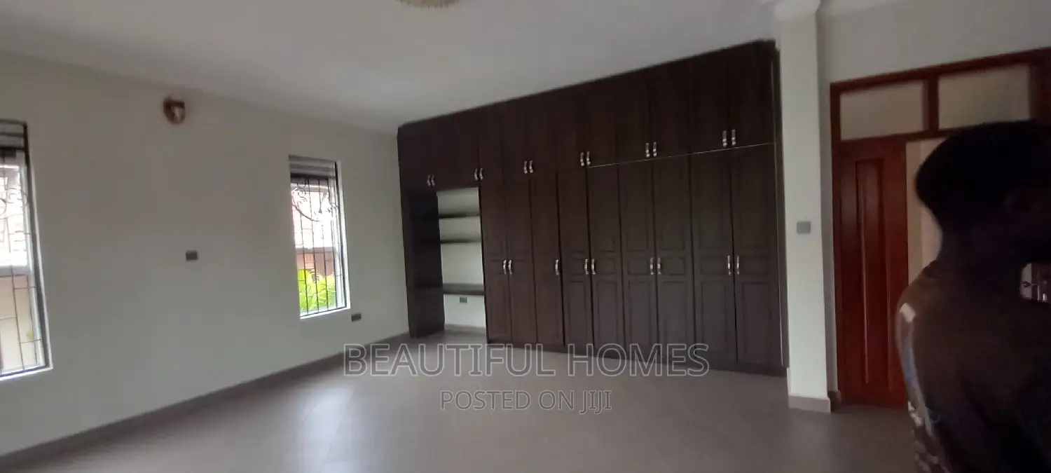 Furnished 5bdrm Duplex in Kira, Central Division for sale in Central Division
