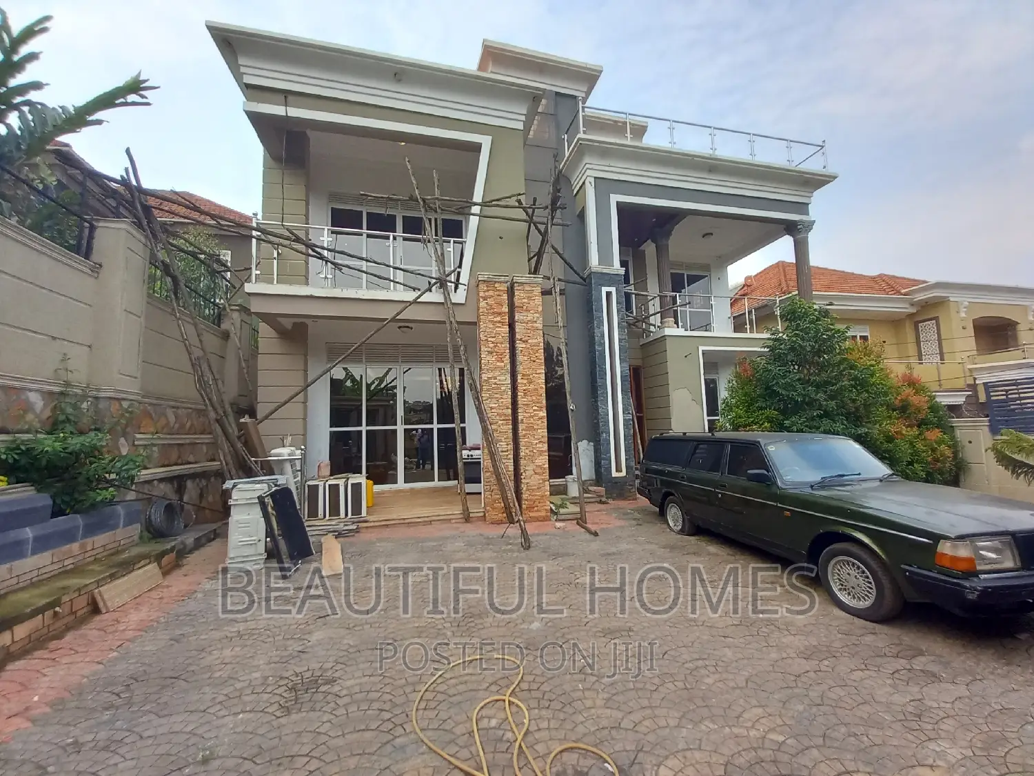 Furnished 5bdrm Duplex in Kira Mamerito for sale in Kira