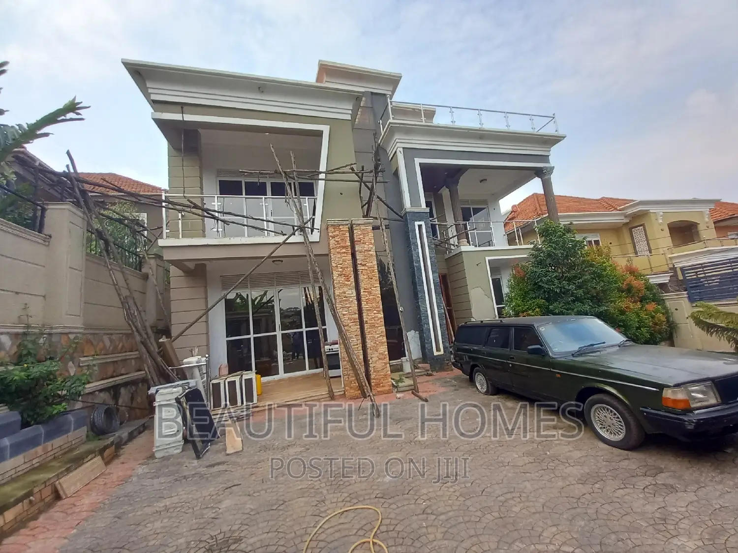 Furnished 5bdrm Duplex in Kira Mamerito for sale in Kira