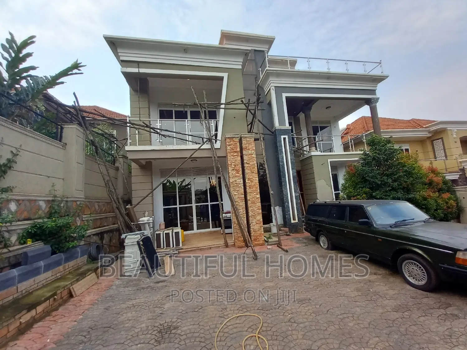 Furnished 5bdrm Duplex in Kira Mamerito for sale in Kira