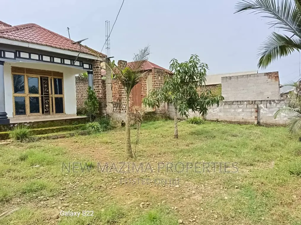 2bdrm House in Buloba, Division A for sale in Division A