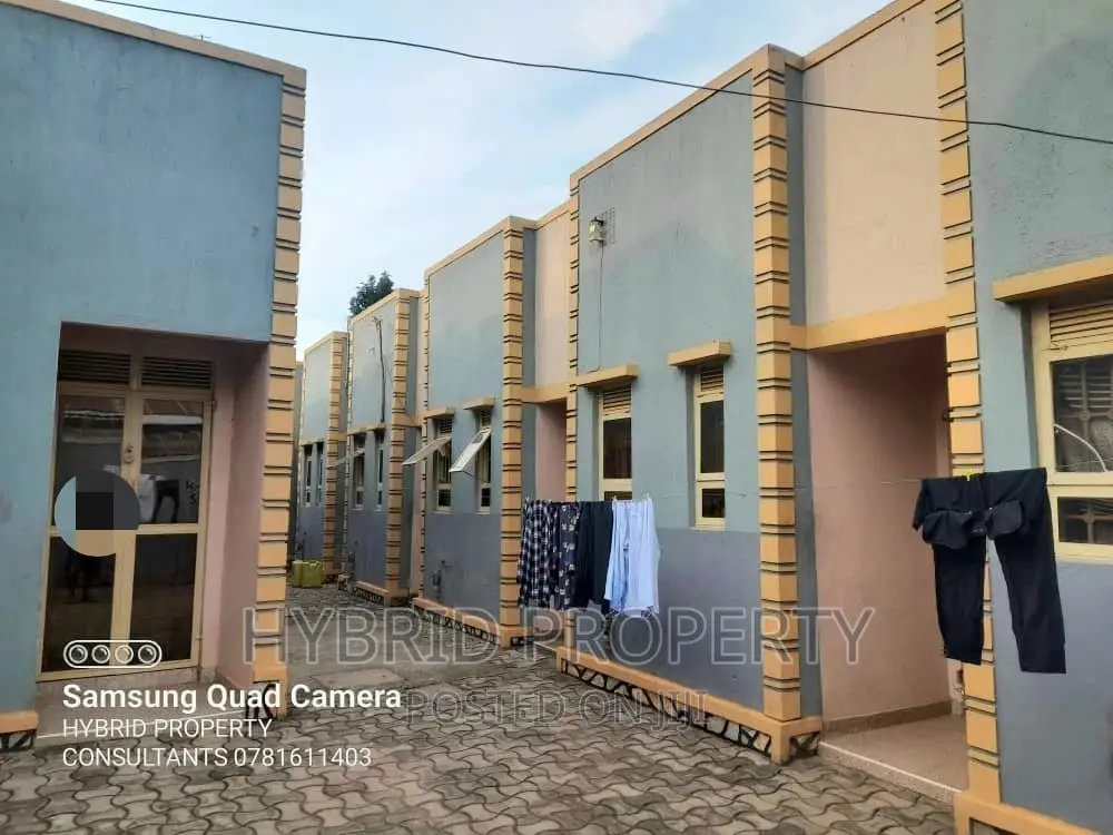 13bdrm Apartment in Nansana Along for sale in Wakiso / Wakiso