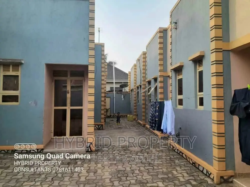 13bdrm Apartment in Nansana Along for sale in Wakiso / Wakiso