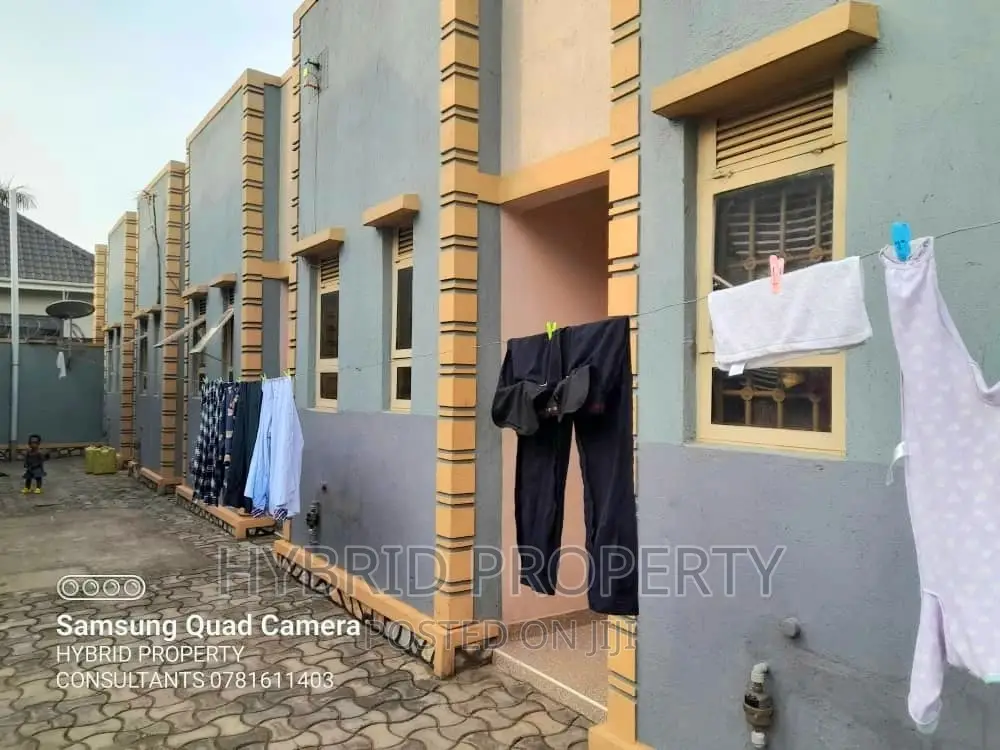 13bdrm Apartment in Nansana Along for sale in Wakiso / Wakiso