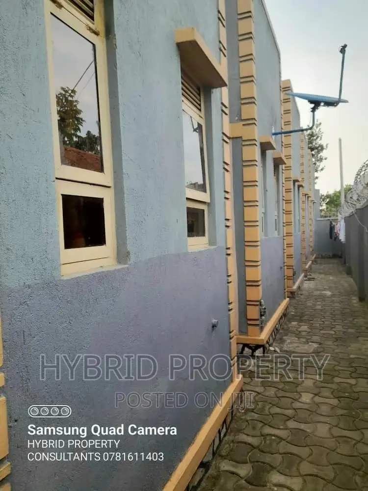 13bdrm Apartment in Nansana Along for sale in Wakiso / Wakiso
