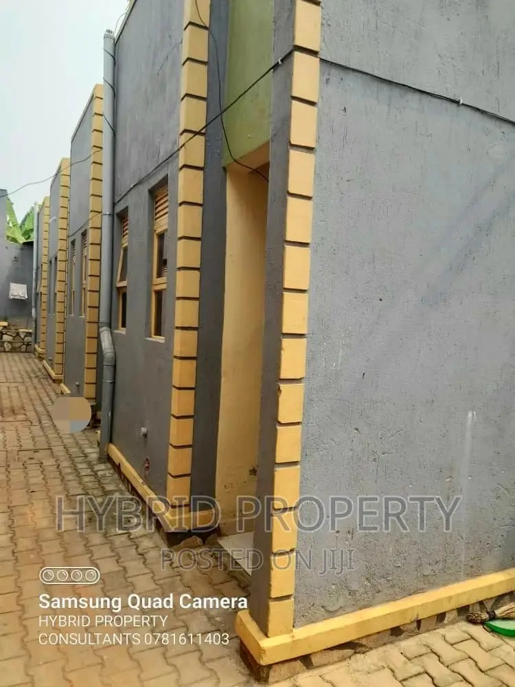 9bdrm Apartment in Nansana Along for sale in Wakiso / Wakiso