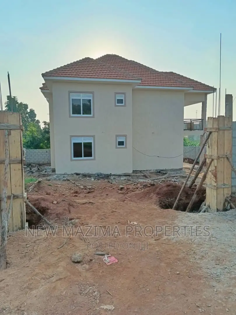 Mini Flat in Kitende Ntebe Rd, Division A for sale in Division A