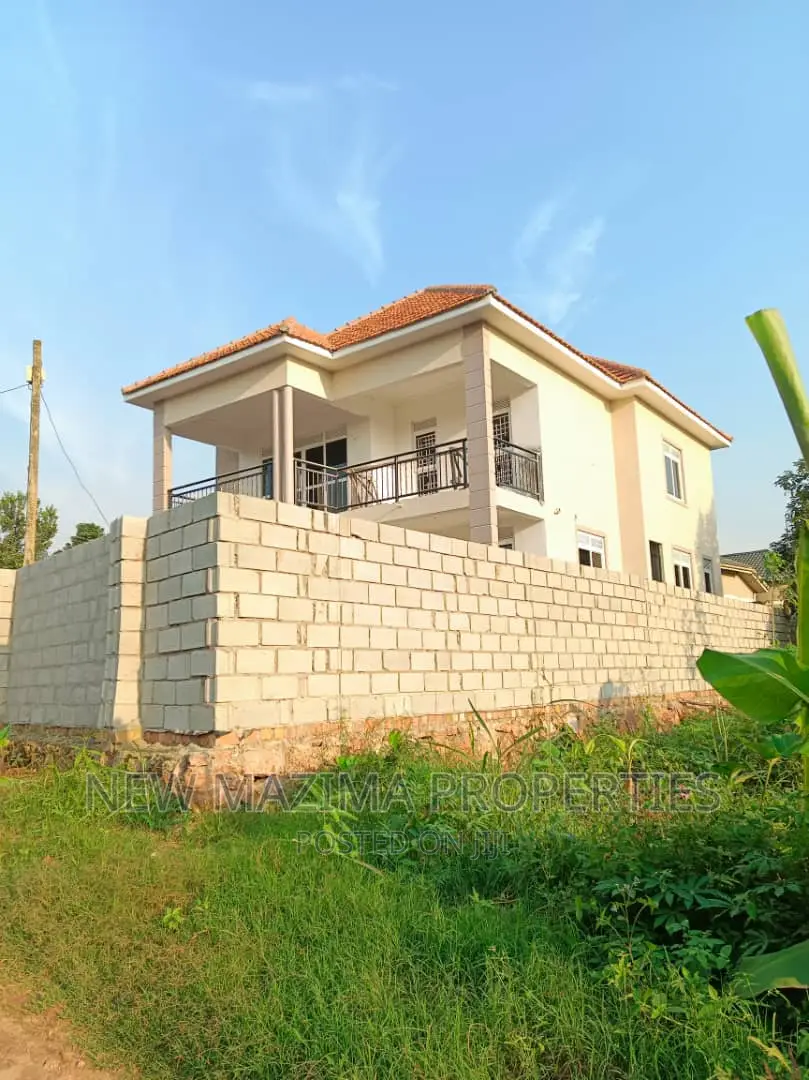 Mini Flat in Kitende Ntebe Rd, Division A for sale in Division A