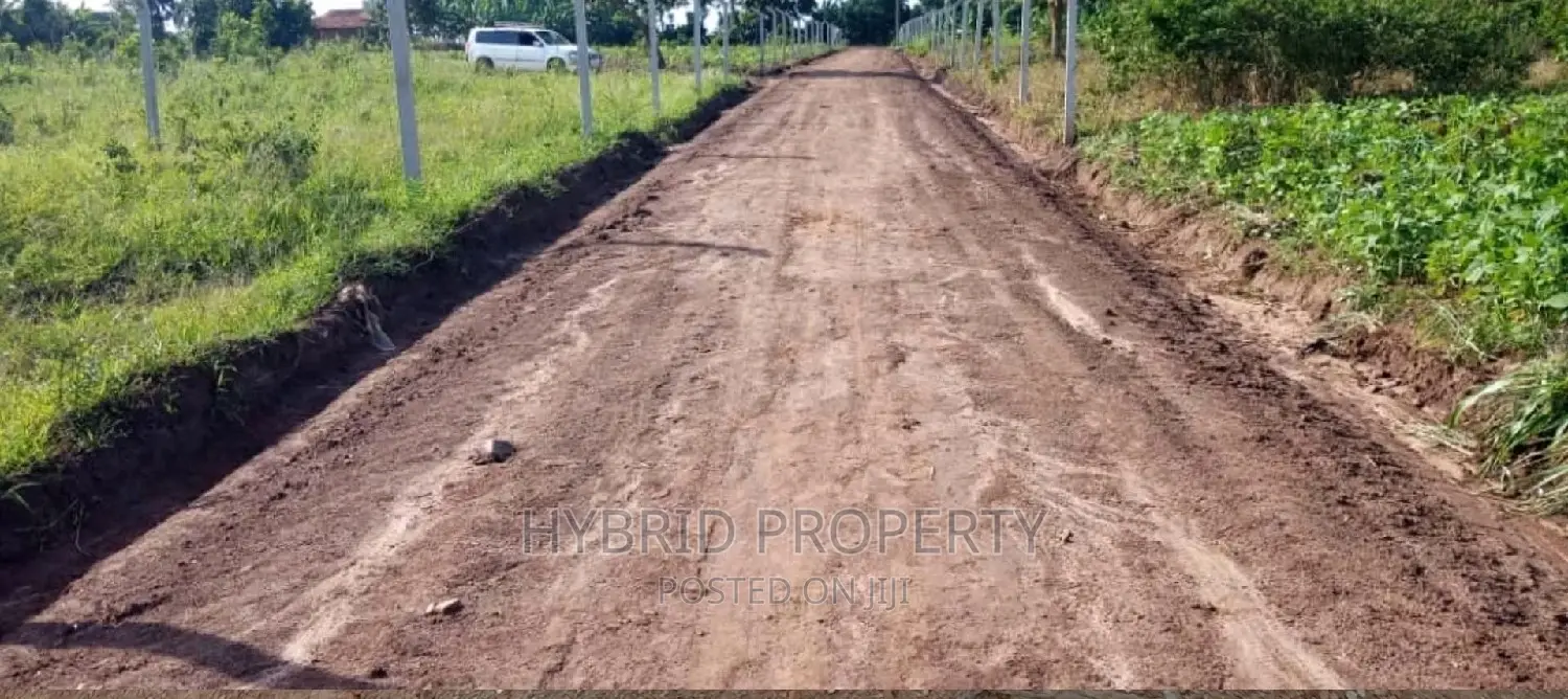 Prime Plots for Sale at Gayaza~Kiwenda [Luunga]~Gayaza Road. in Busukuma