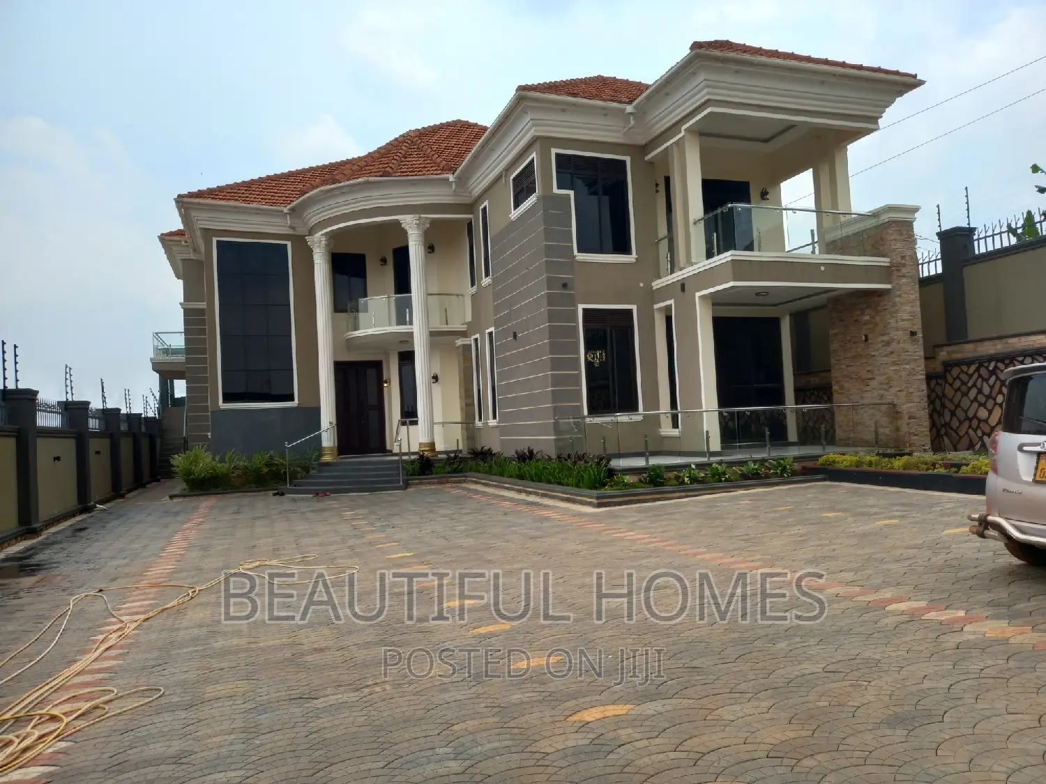 Furnished 6bdrm Duplex in Kira for sale in Kira