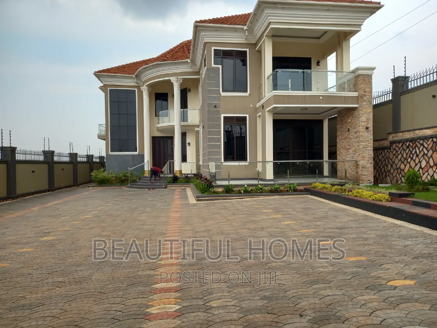 Furnished 6bdrm Duplex in Kira for sale in Kira