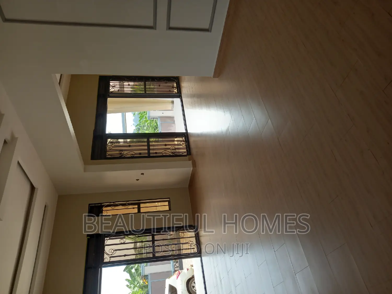 Furnished 5bdrm Mansion in Kira Tarmack for sale in Kira