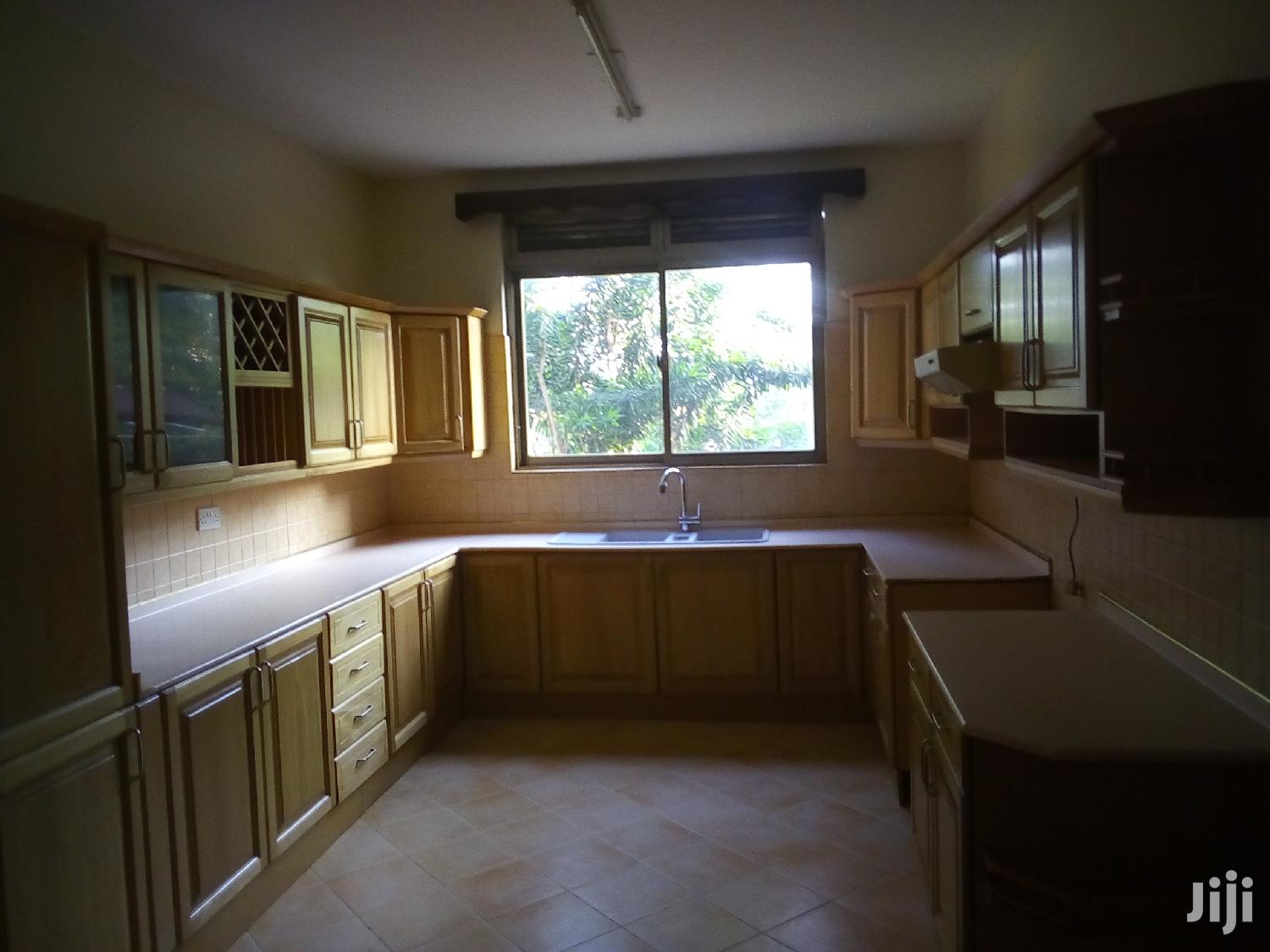 Three Bedroom House For Rent in Kampala