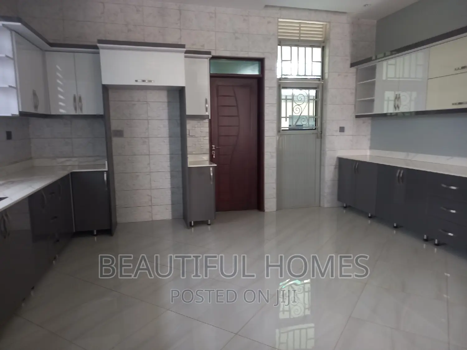 Furnished 7bdrm Duplex in Kira, Nakawa for sale in Nakawa