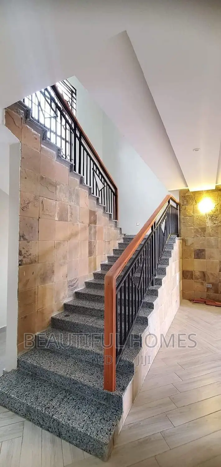 Furnished 6bdrm Mansion in Munyonyo Lake View, Makindye for sale in Makindye