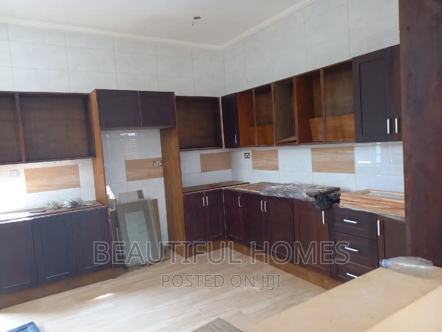 Furnished 5bdrm Duplex in Kira for sale in Kira