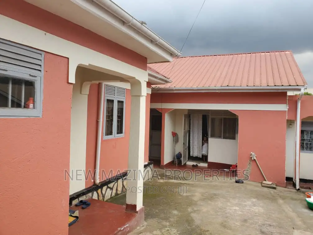 3bdrm House in Bunga Kawuku, Division A for sale in Division A