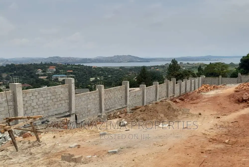 Bwebajja Dundu Prime Plots on Quicksale With Clear Lake View in Division A