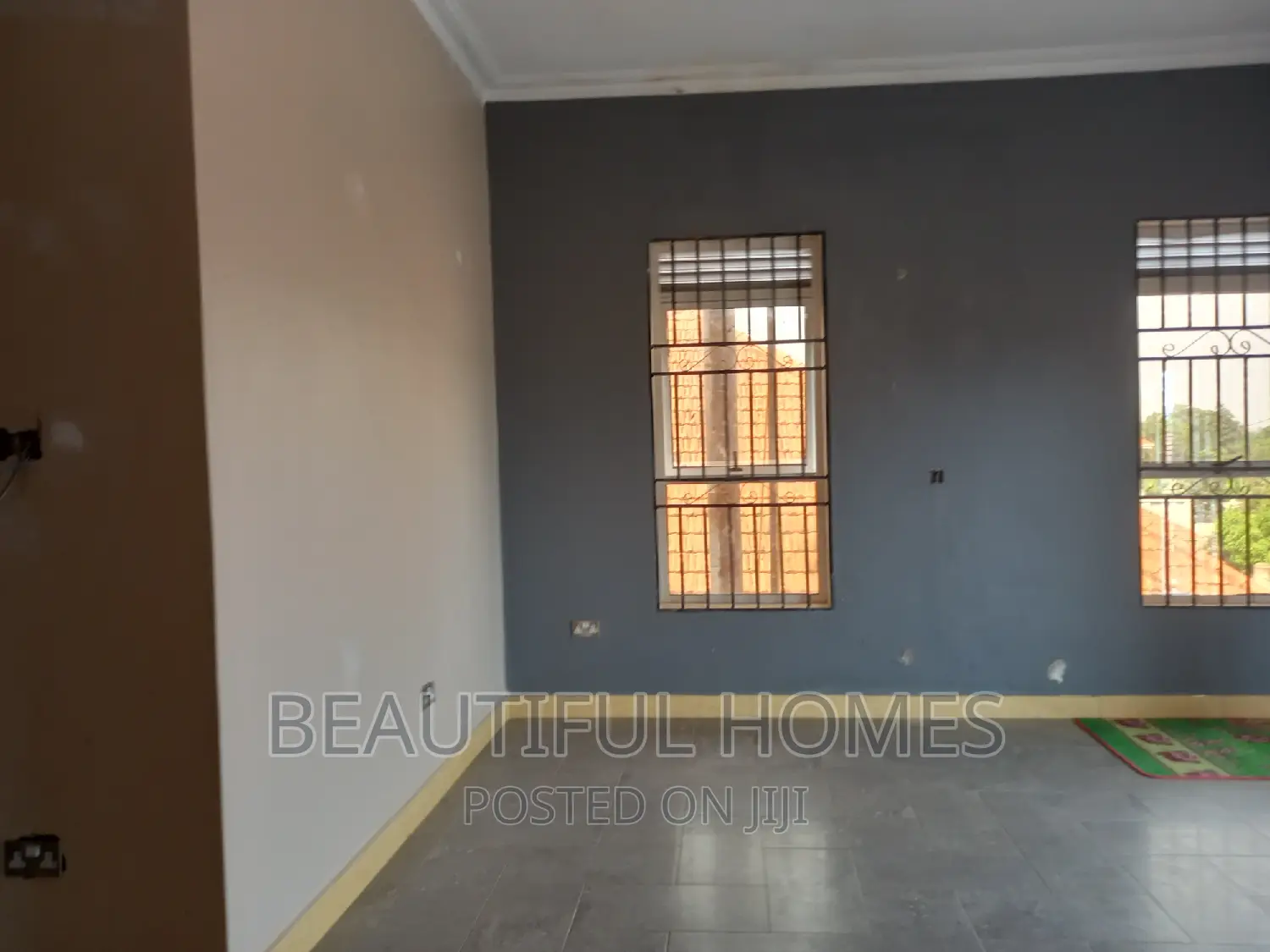 Furnished 5bdrm House in Kira All Tarmack for sale in Kira