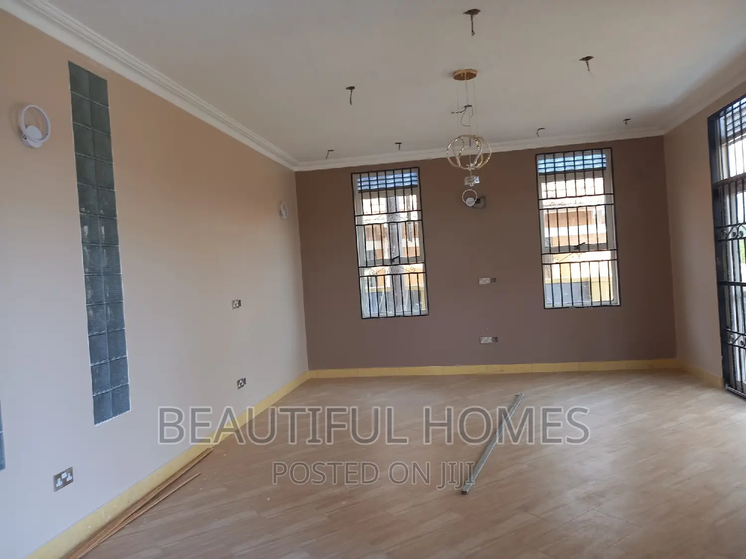 Furnished 5bdrm House in Kira All Tarmack for sale in Kira