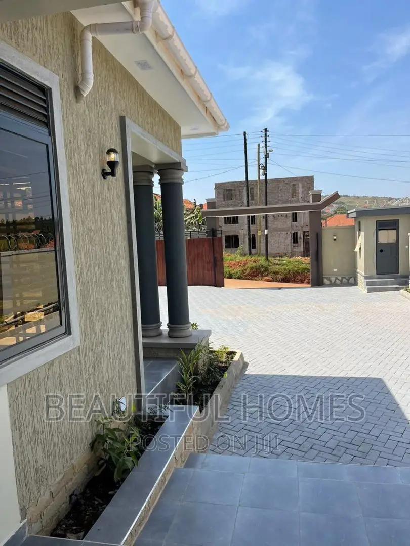 Furnished 5bdrm House in Bwebajja Entebbe, Central Division for sale in Central Division