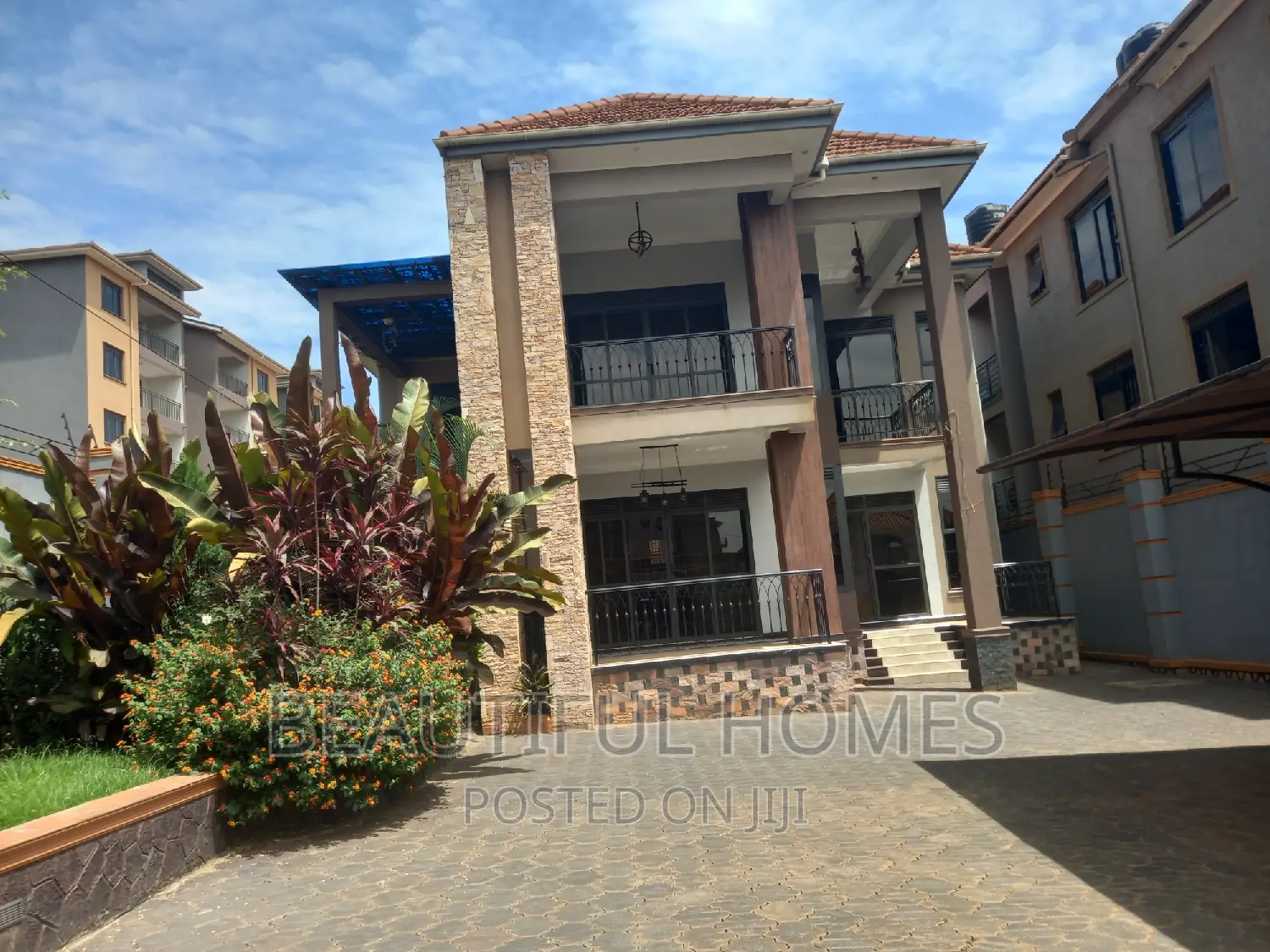 Furnished 6bdrm Duplex in Kyanja Rich, Nakawa for sale in Nakawa