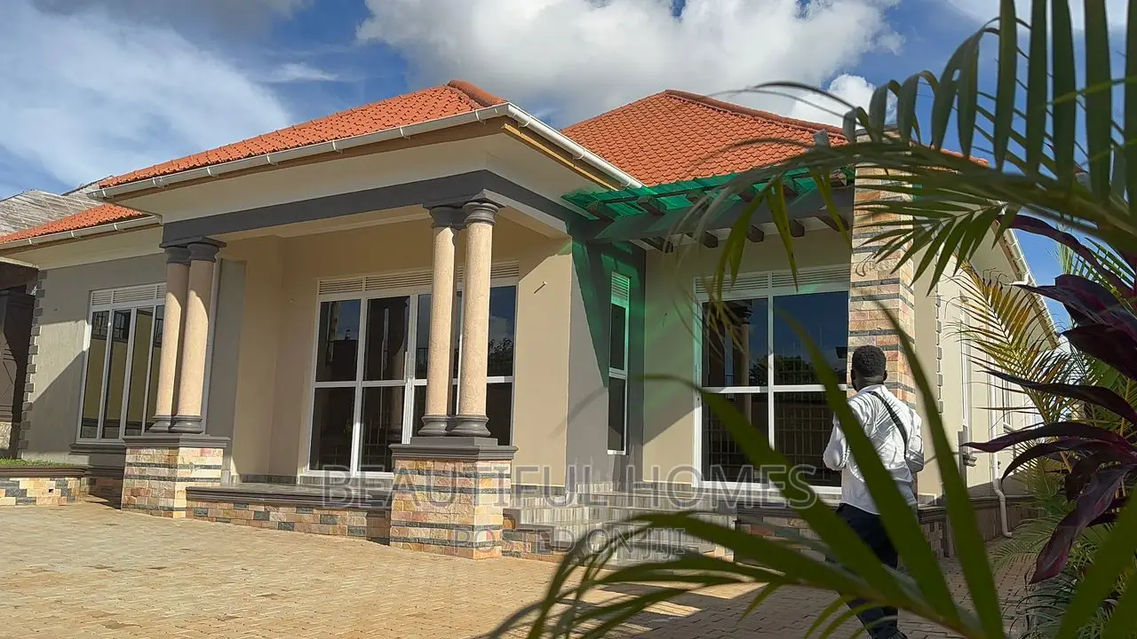 Furnished 4bdrm House in Kitende Entebbe Road, Central Division in Central Division