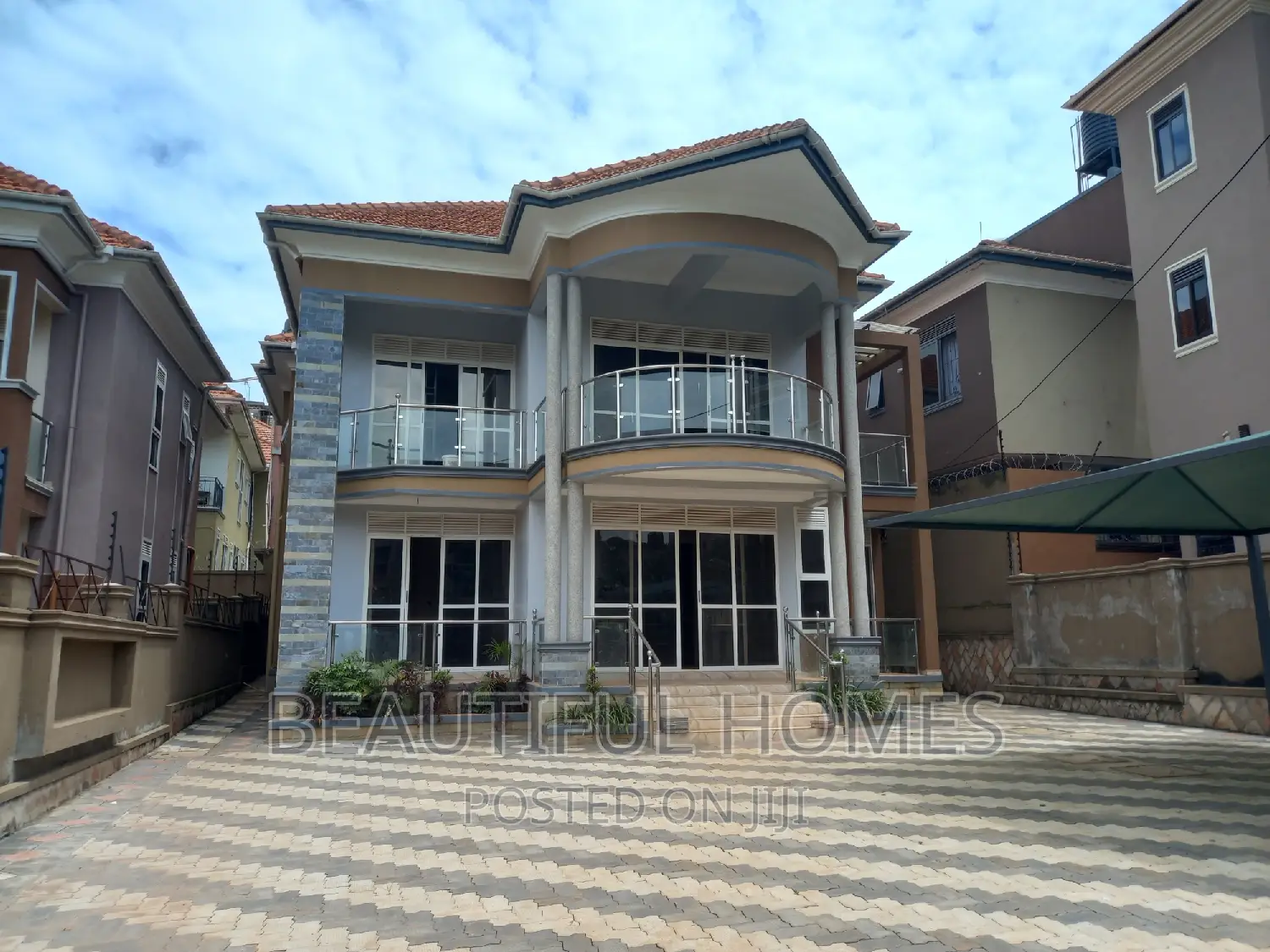 Furnished 5bdrm Duplex in Kyanja Tarmacked, Nakawa for sale in Nakawa