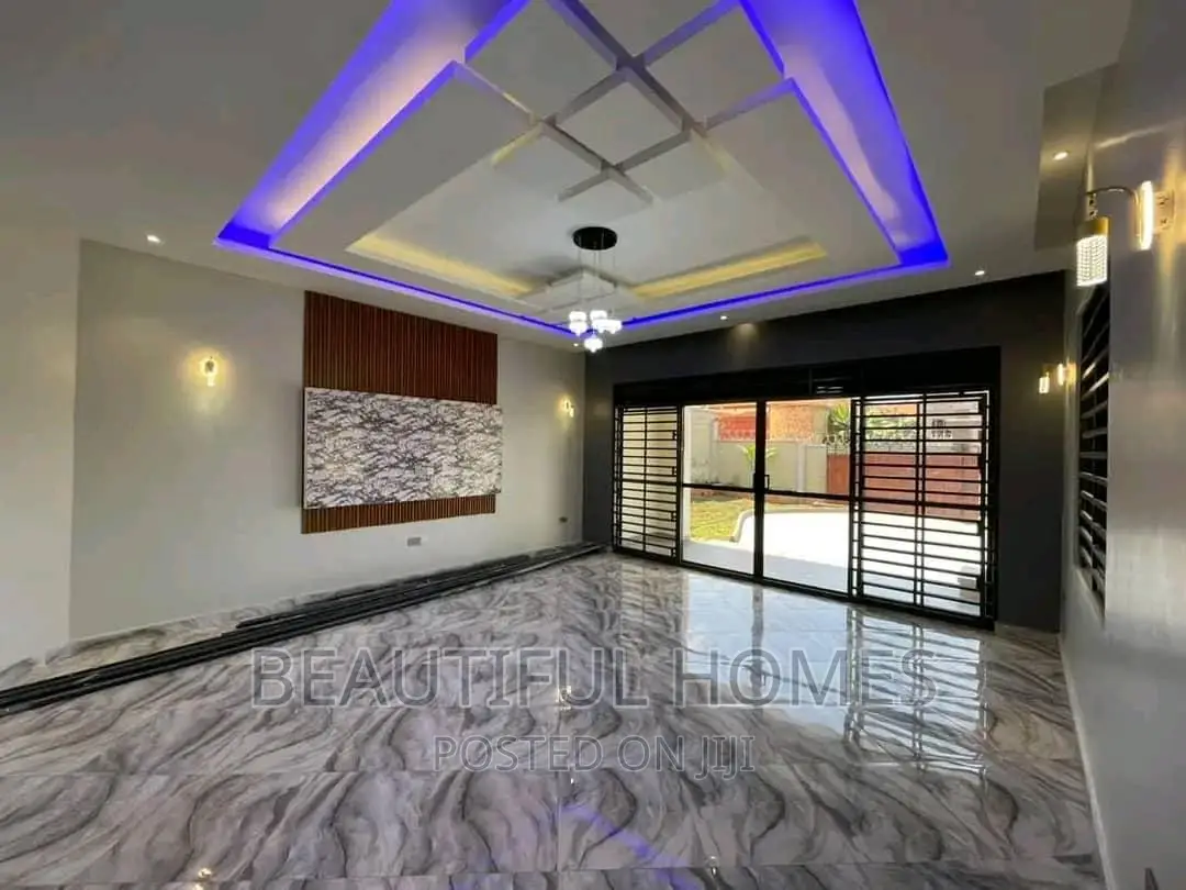 Furnished 5bdrm Bungalow in Bwebajja Entebbe, Central Division in Central Division