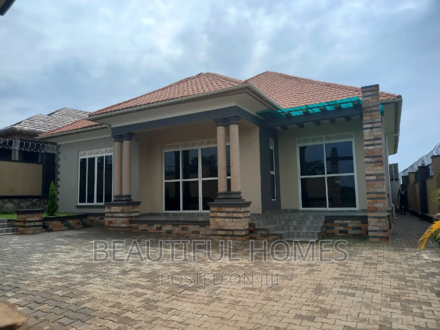 Furnished 4bdrm House in Kitende, Ssabagabo-Makindye for sale in Ssabagabo-Makindye