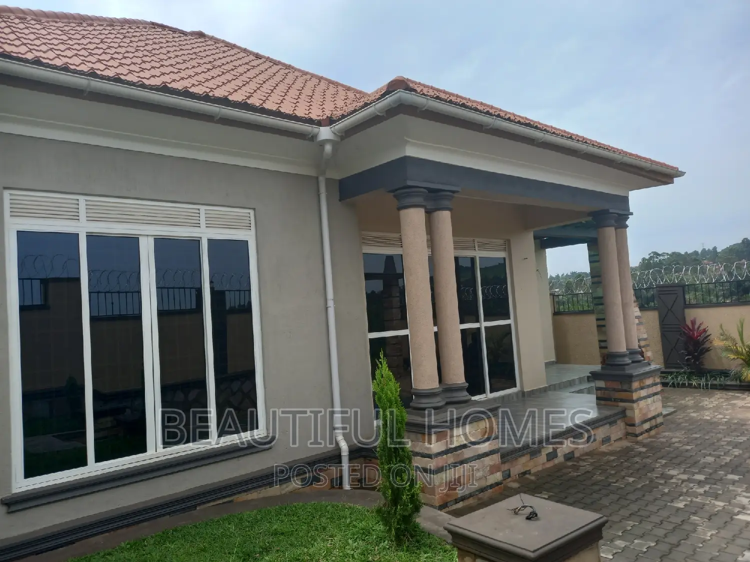 Furnished 4bdrm Bungalow in Kitende Sekiwungu, Ssabagabo-Makindye in Ssabagabo-Makindye