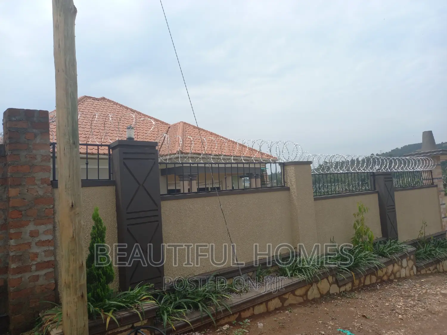 Furnished 4bdrm Bungalow in Kitende, Ssabagabo-Makindye for sale in Ssabagabo-Makindye