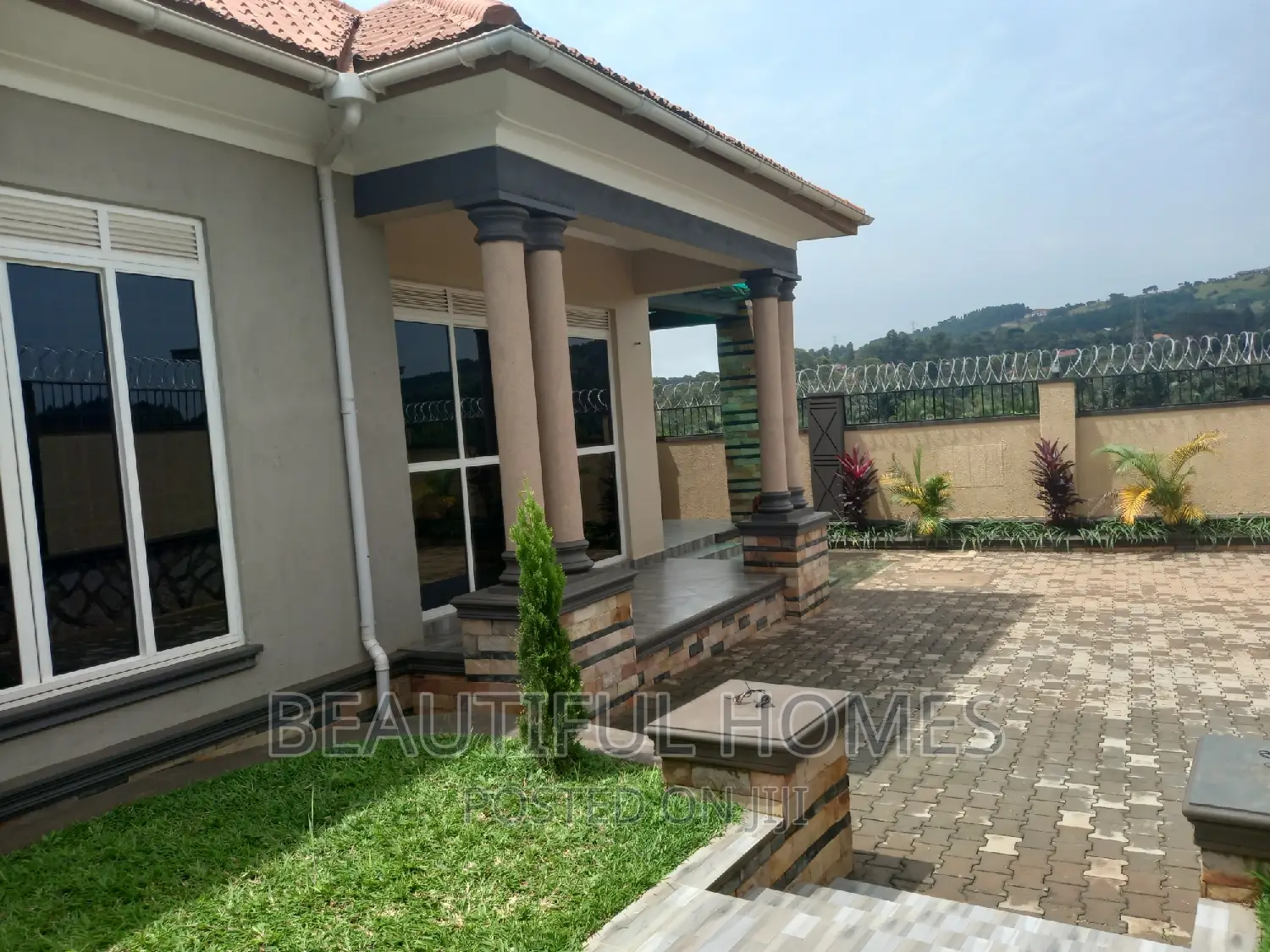Furnished 4bdrm Bungalow in Kitende, Ssabagabo-Makindye for sale in Ssabagabo-Makindye